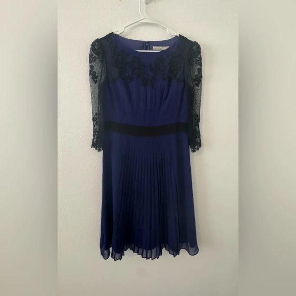 Karen Millen 100% Silk Fit n Flare Dress Deep Blue Black Lace Sleeves Size 8 ASO - Picture 1 of 11